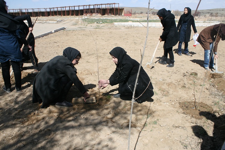 دانشجویان اراک با اردوی«طبیعت و معنویت»به استقبال بهار رفتند+عکس