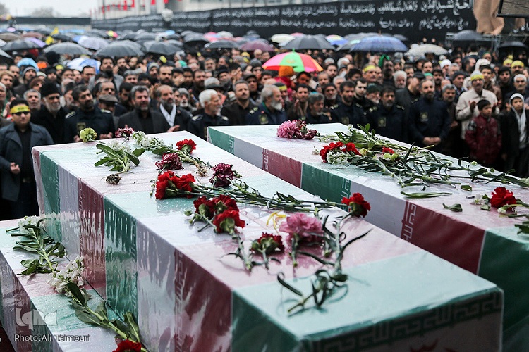 وداع مشهدی ها با پیکر هشت شهید دوران دفاع مقدس/