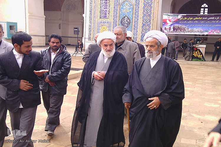 در حال تکیمل///