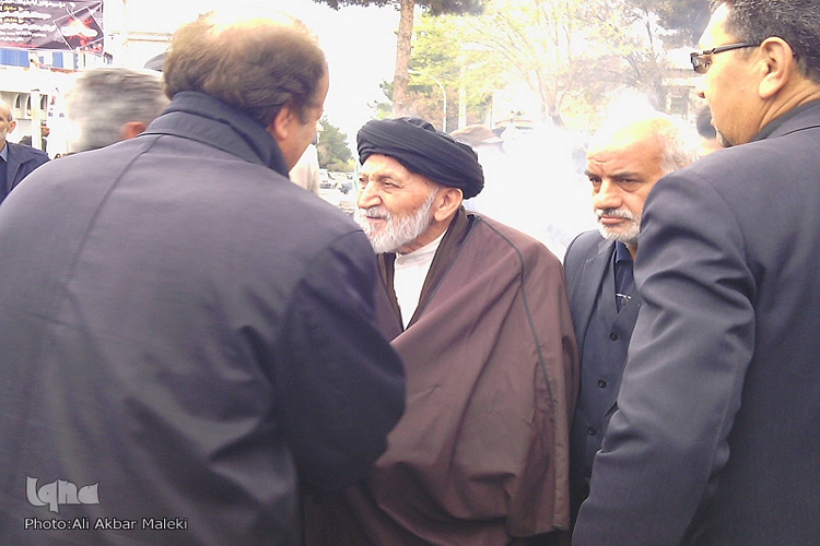 در حال تکیمل///