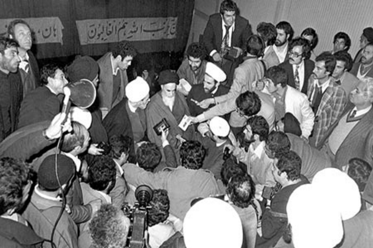 بازخوانی بیانات امام خمینی(ره) در خصوص حاکمیت جمهوری اسلامی/ این عید را زنده نگه دارید