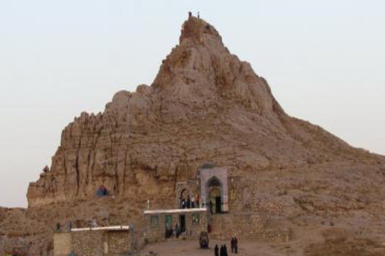 امامزاده حمزه عرب؛ نگینی درخشان بر بام ایران امامزاده حمزه عرب؛ نگینی درخشان بر بام ایران