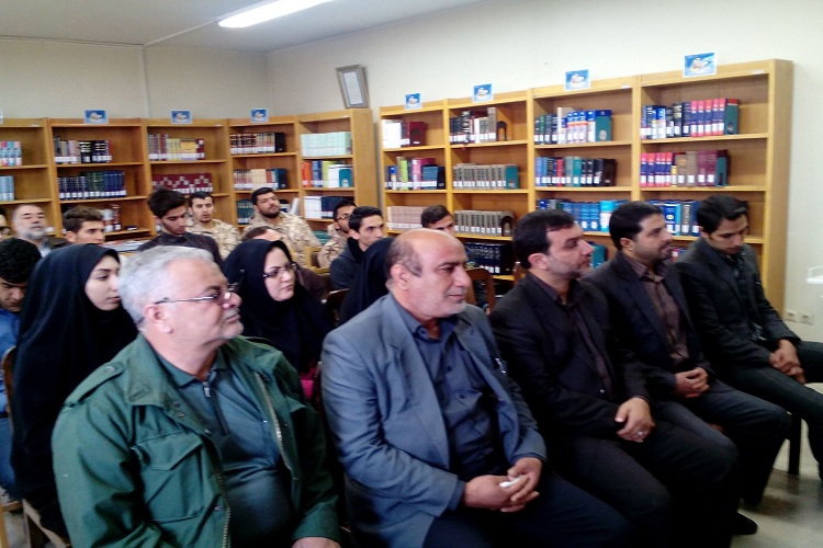 4 عنوان کتاب دفاع مقدس در اراک رونمایی شد