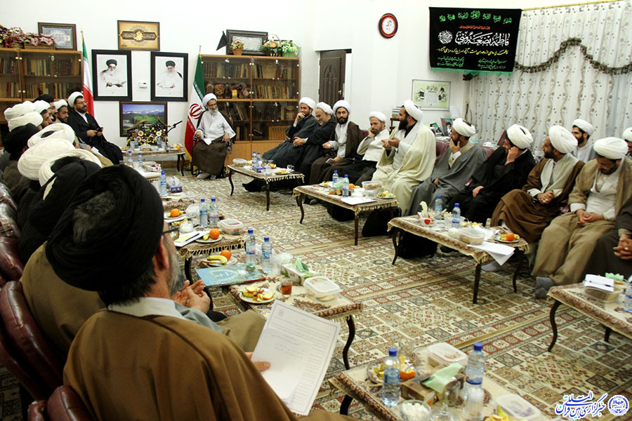 پویا نگهداشتن مراکز دینی، نیازمند کار هنرمندانه است پویا نگهداشتن مراکز دینی، نیازمند کار هنرمندانه است