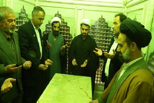 آیین غبارروبی مضجع مطهر حضرت جعفربن موسی الکاظم (علیه السلام) با در پیشوا برگزار شد