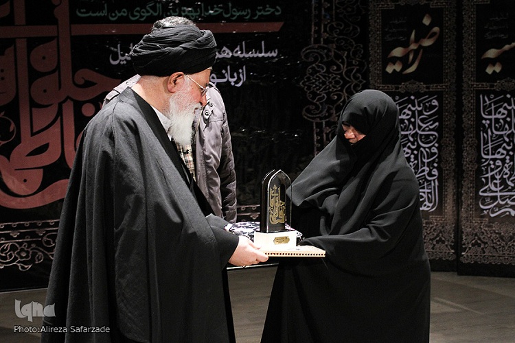 از بهار و زمستانی فاطمی تا اقامه نماز ولی امر مسلمین بر پیکر خادم خورشید
