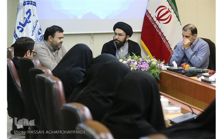 مطالبات جامعه قرآنی شفاف و قاطعانه نیست/ ضرورت تدوین «نظام جامع قرآنی»