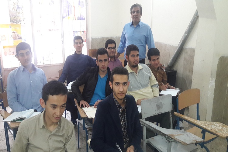 دانش‌آموزان مدرسه صداری ساوه ایام نوروز را با اعتکاف علمی پشت سر گذاشتند