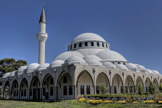 جشن مخالفان ساخت مسجد در استرالیا!