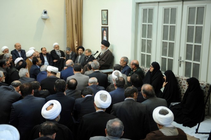 قرارگاه مرکزی باید بافرماندهی دولت زمینه‌ساز «اقدام و عمل» در اقتصاد مقاومتی شود