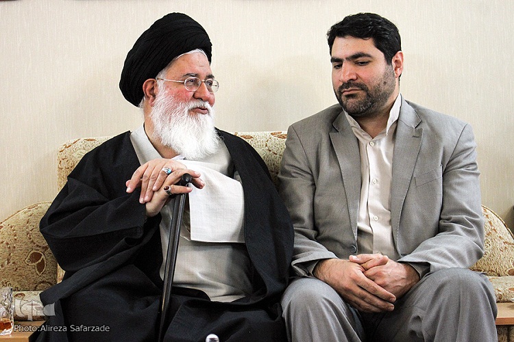 دیدار نماینده ولی فقیه در خراسان رضوی با خانواده سردار شهید شوشتری