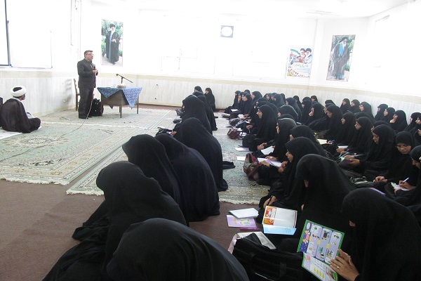 کارگاه آموزش نماز به نونهالان در زابل برپا شد کارگاه آموزش نماز به نونهالان در زابل برپا شد