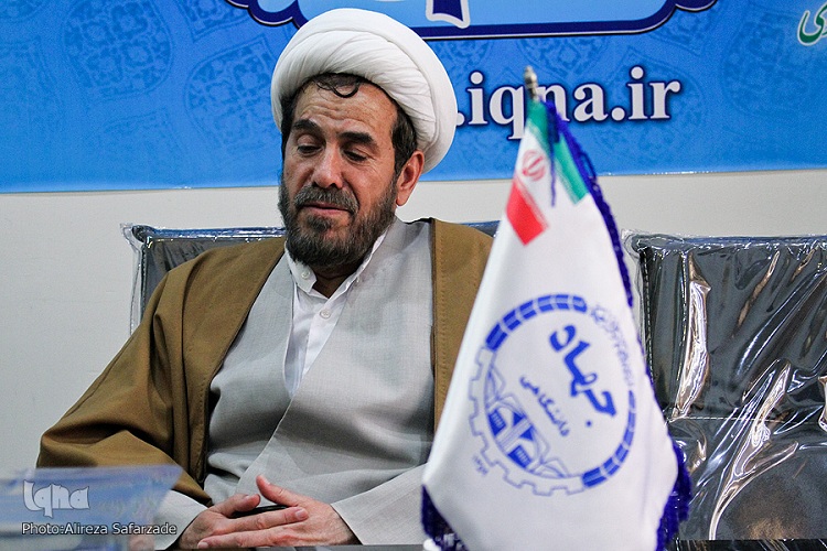 بازمهندسی گروه‌های بنیاد پژوهش‌های اسلامی آستان قدس رضوی در سال94
