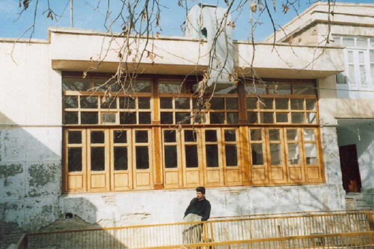 امامزاده هاجره خاتون؛ یادگار عهد قاجاریه در سنندج + عکس