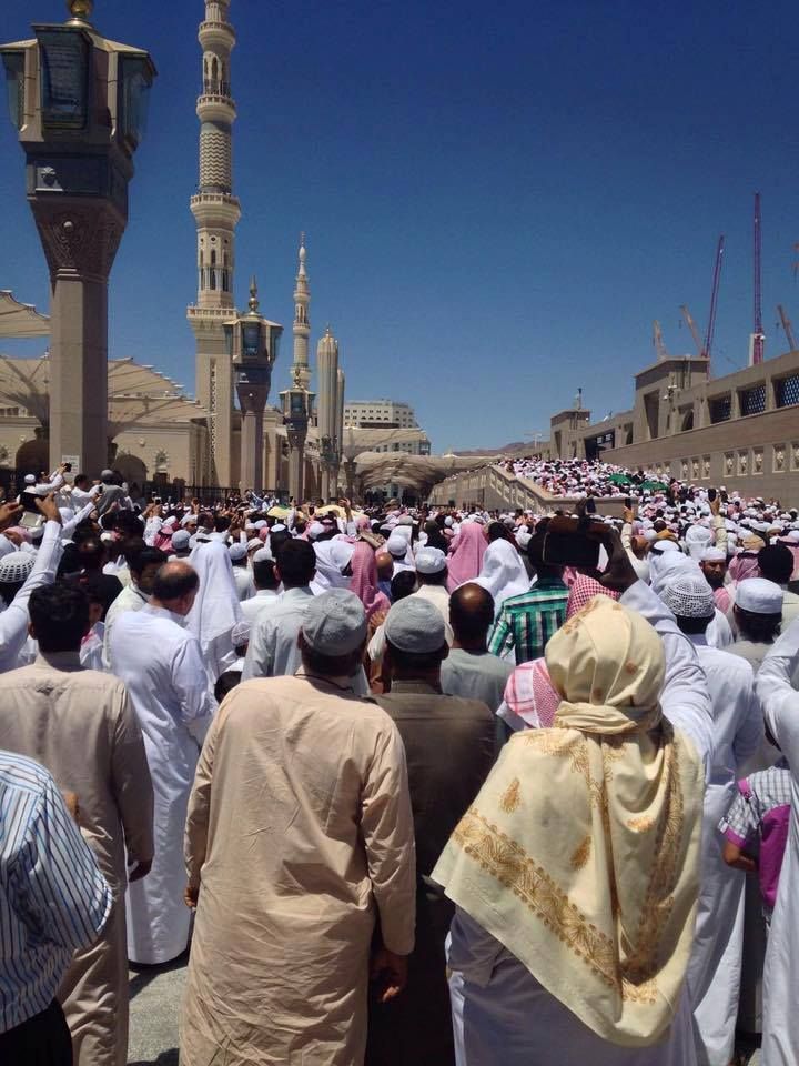 تصاویری از مراسم تشییع قاری مسجدالنبی(ص)