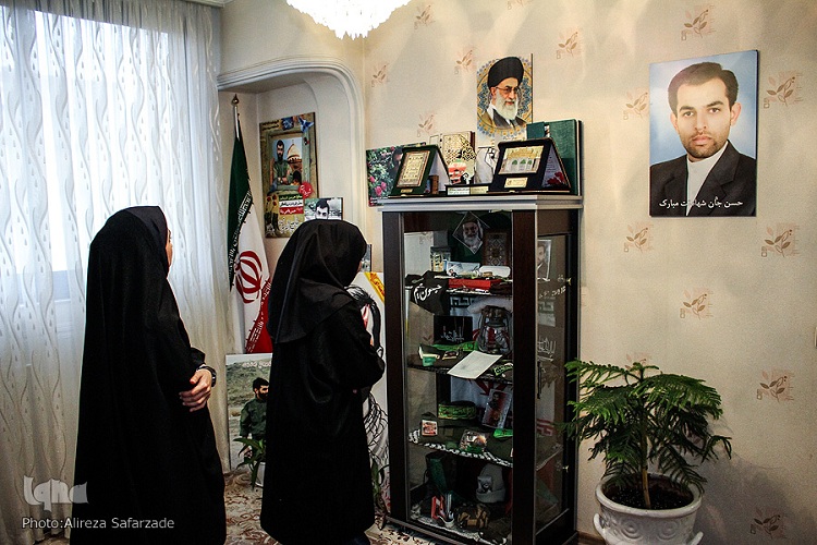 عصری بارانی در منزل شهید حسن قاسمی دانا؛ یکی از شهدای مدافع حرم