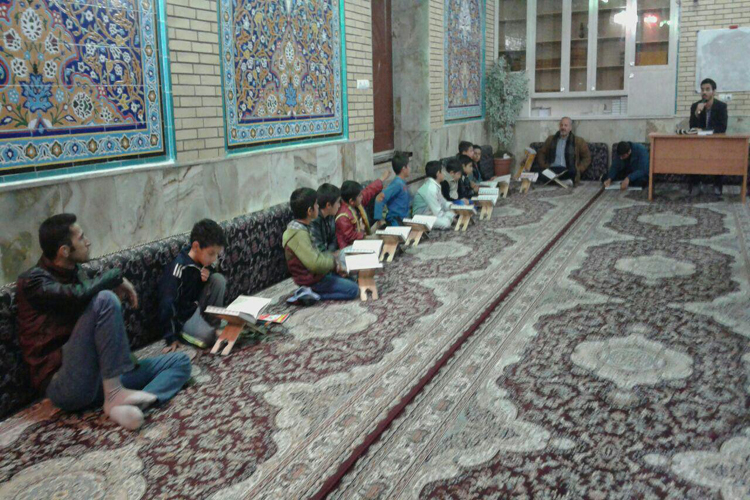 برگزاری یلدای قرآنی در مسجد دولتشاهی خرم‌آباد