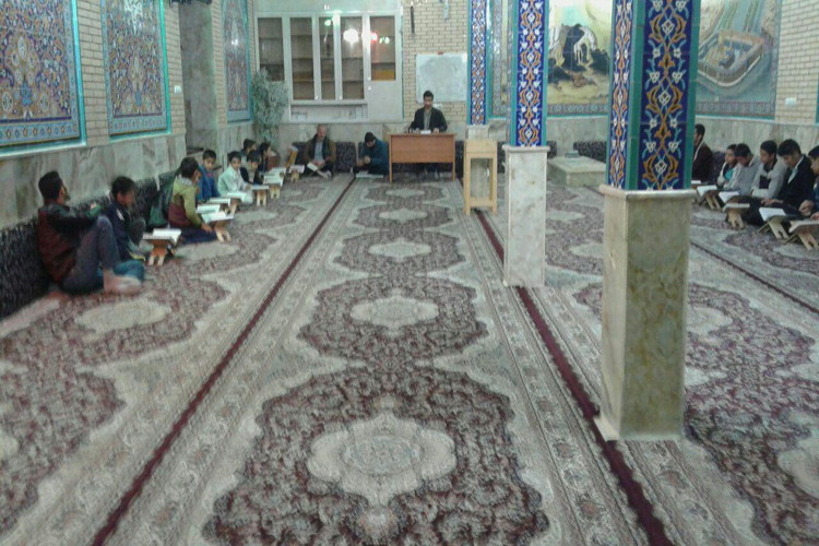 برگزاری یلدای قرآنی در مسجد دولتشاهی خرمآباد برگزاری یلدای قرآنی در مسجد دولتشاهی خرمآباد