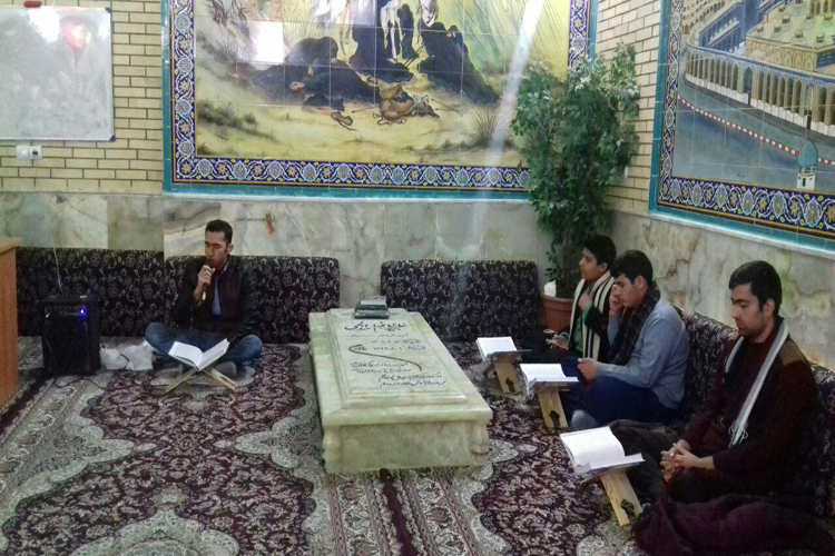 برگزاری یلدای قرآنی در مسجد دولتشاهی خرمآباد برگزاری یلدای قرآنی در مسجد دولتشاهی خرمآباد
