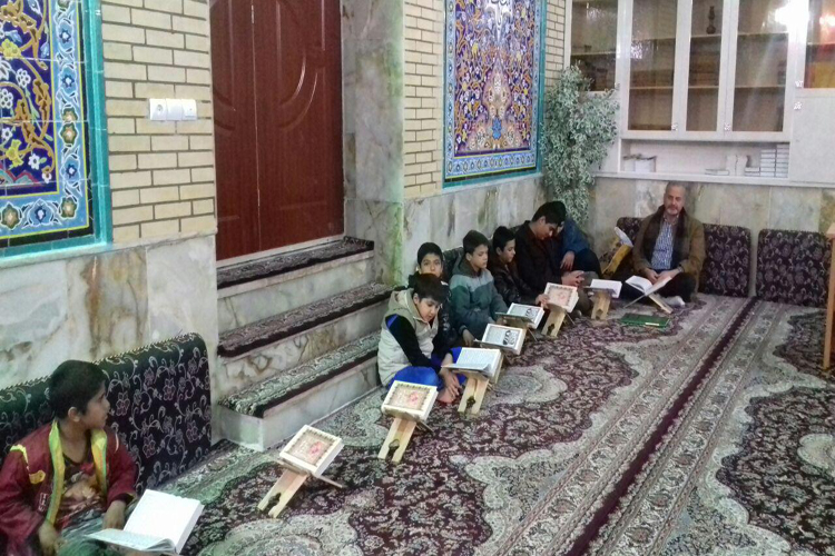برگزاری یلدای قرآنی در مسجد دولتشاهی خرمآباد برگزاری یلدای قرآنی در مسجد دولتشاهی خرمآباد