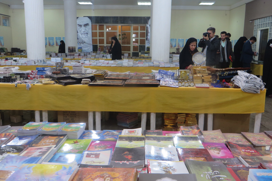 افتتاح رسمی نمایشگاه کتاب و نرم‌افزار قرآنی لرستان + عکس