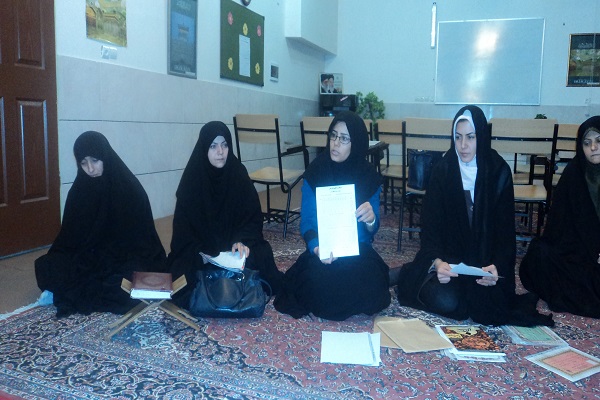 حضور حافظان و مربیان حفظ قرآن در محفل قرآنی