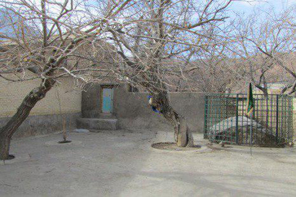 معرفی زیارتگاه سنگ در روستای دربرز خضرآباد