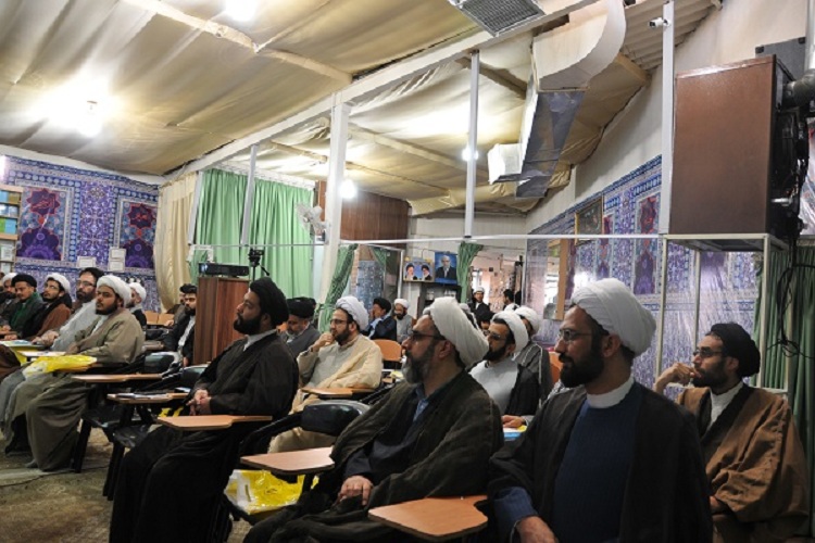 کارگاه و نشست تخصصی تدبر در قرآن ویژه اساتید حوزه علمیه خراسان برگزار شد