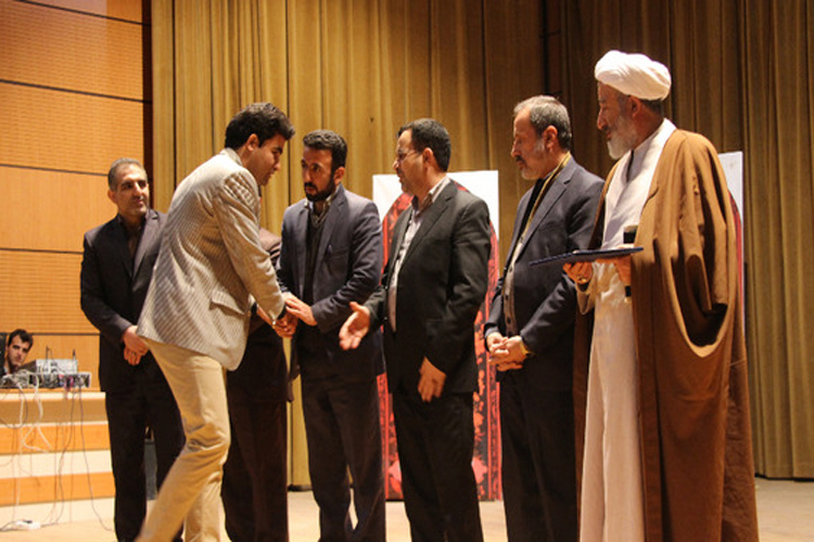 گزارش تصویری اختتامیه جشنواره هنرهای تجسمنی قرآن و عترت لرستان