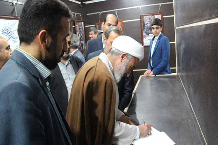 گزارش تصویری نمایشگاه جشنواره هنرهای تجسمی قرآن و عترت در کوهدشت