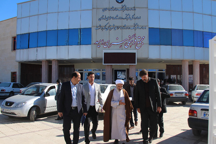 گزارش تصویری نمایشگاه جشنواره هنرهای تجسمی قرآن و عترت در کوهدشت
