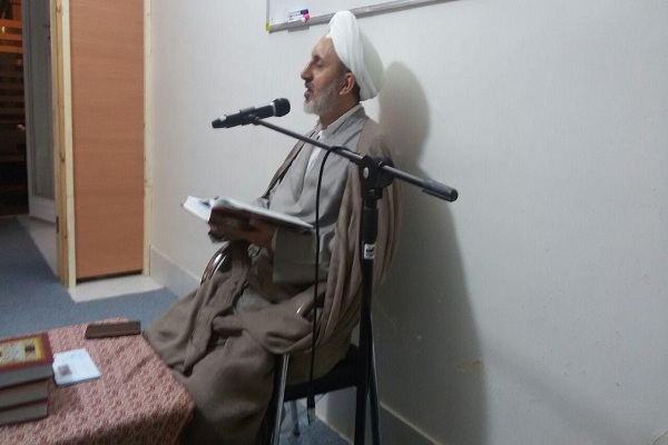 جلسات محوری آموزش قرائت و تفسیر قرآن کریم برگزار می‌شود