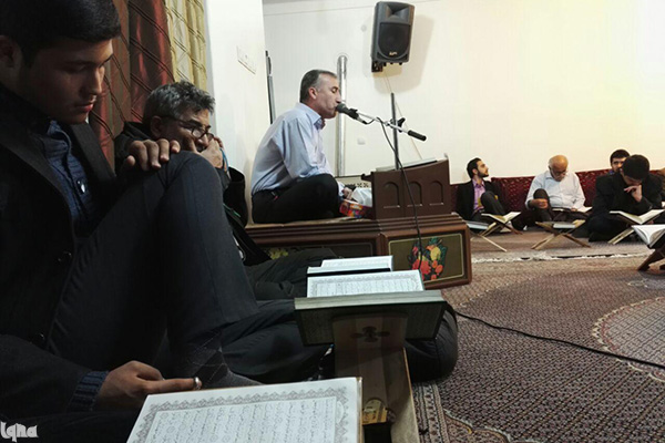 سومین جلسه دور پنجم مقدمانی جشنواره تلاوتهای مجلسی در حسینیه بیت الحسین(ع)