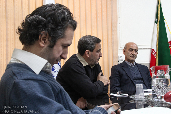 نشست خبری داستان کوتاه زاینده روددر معاونت فرهنگی جهاد دانشگاهی اصفهان برگزارشد.در این نشست رییس جهاد دانشگاهی واحد اصفهان اقای مراثی و معاونت فرهنگی جهاد اقای اسماعیلی ، و اصحاب فرهنگ و رسانه حضور داستند.