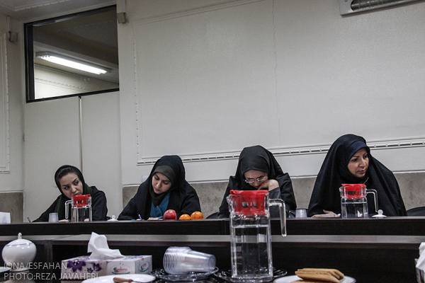 نشست خبری داستان کوتاه زاینده روددر معاونت فرهنگی جهاد دانشگاهی اصفهان برگزارشد.در این نشست رییس جهاد دانشگاهی واحد اصفهان اقای مراثی و معاونت فرهنگی جهاد اقای اسماعیلی ، و اصحاب فرهنگ و رسانه حضور داستند.