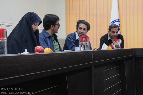 نشست خبری داستان کوتاه زاینده روددر معاونت فرهنگی جهاد دانشگاهی اصفهان برگزارشد.در این نشست رییس جهاد دانشگاهی واحد اصفهان اقای مراثی و معاونت فرهنگی جهاد اقای اسماعیلی ، و اصحاب فرهنگ و رسانه حضور داستند.