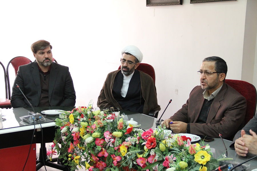 تجلیل از داوران و دبیران اجرایی جشنوارههای هفته قرآن و عترت لرستان + عکس تجلیل از داوران و دبیران اجرایی جشنوارههای هفته قرآن و عترت لرستان + عکس