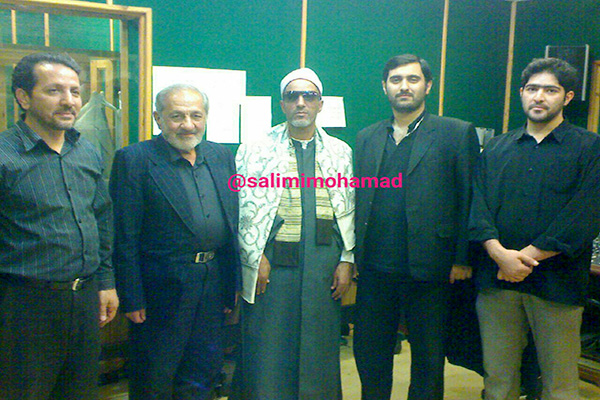 عوامل برنامه رادیویی سحر ماه رمضان سال 1387 در عکس یادگاری با سید علی الحسینی در رژی رادیوقرآن عوامل برنامه رادیویی سحر ماه رمضان سال 1387 در عکس یادگاری با سید علی الحسینی در رژی رادیوقرآن