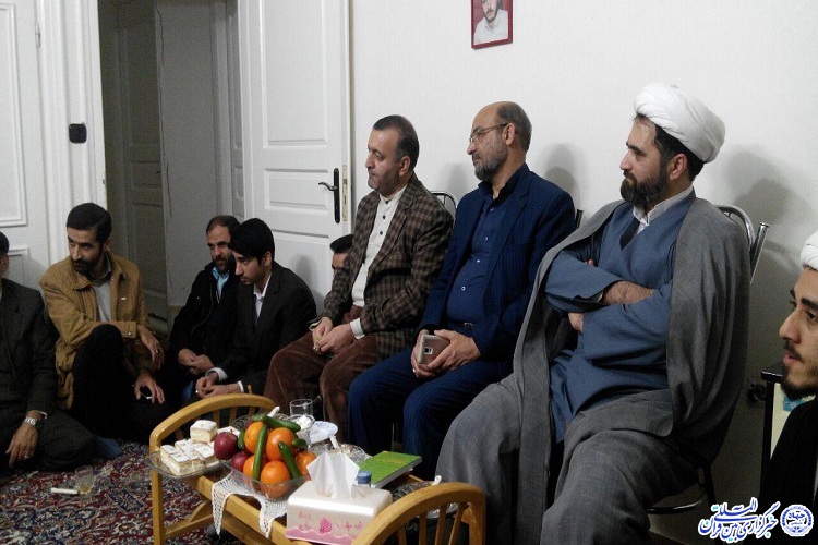 عیادت از پیشکسوت قرآن کریم با حضور جامعه قرآنی مشهد