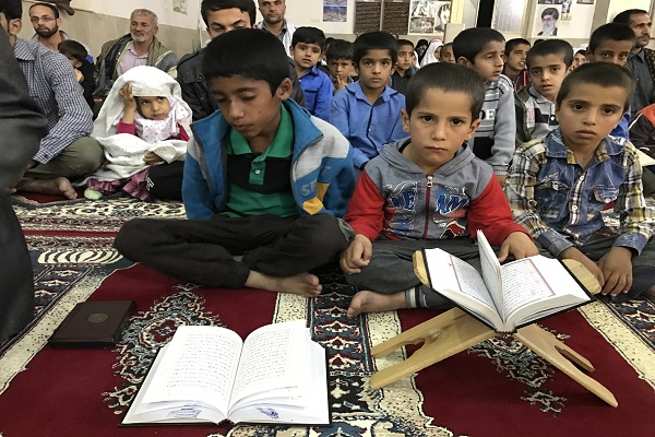 استقبال با شکوه روستائیان از گروه قرآنی اعزامی به هرمزگان