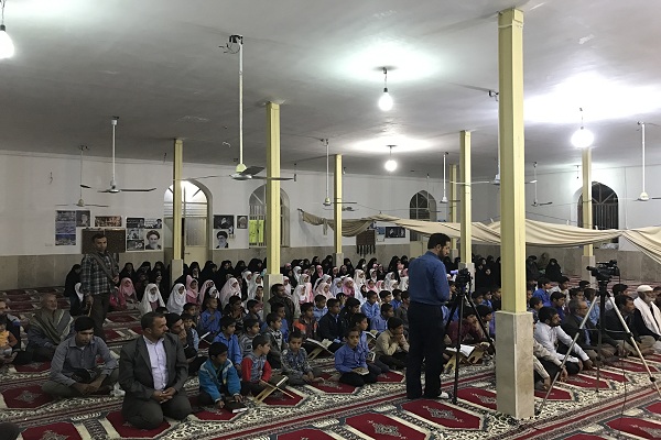 استقبال با شکوه روستائیان از گروه قرآنی اعزامی به هرمزگان