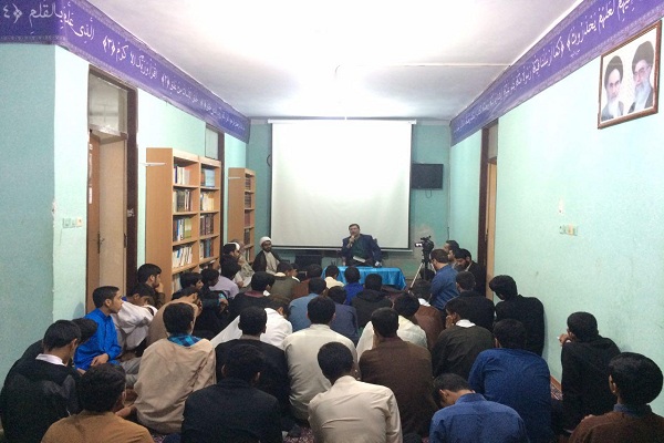 طلاب حوزوی اولین میزبان کاروان قرآنی اعزامی به هرمزگان طلاب حوزوی اولین میزبان کاروان قرآنی اعزامی به هرمزگان