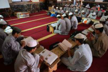 تعطیلی مدارس مروج افراط‌گرایی در پاکستان