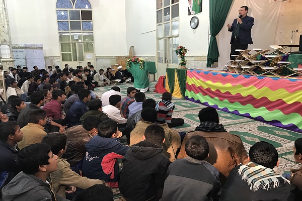 برپایی محفل انس با قرآن در خمینی شهر بشاگرد برپایی محفل انس با قرآن در خمینی شهر بشاگرد