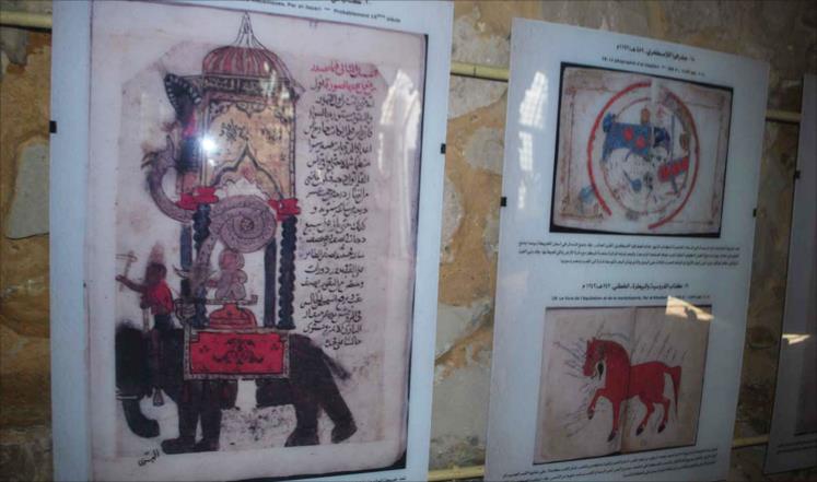 فردا//زیبانگاری قرآن در نمایشگاه تونس/ هنرمند فرانسوی: قداست خوشنویسی مرهون قرآن است + عکس