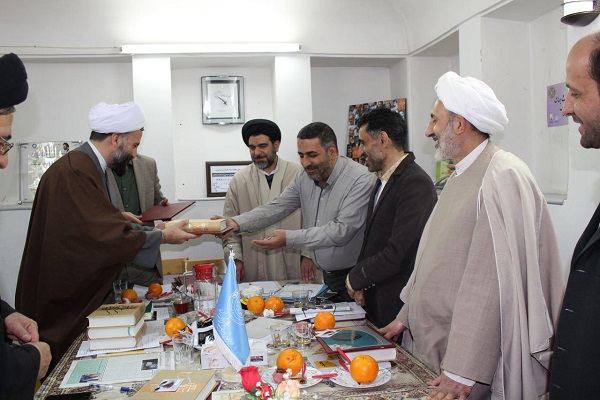 دومین جلسه هیئت مدیره اتحادیه مؤسسات قرآنی اصفهان برگزار شد دومین جلسه هیئت مدیره اتحادیه مؤسسات قرآنی اصفهان برگزار شد