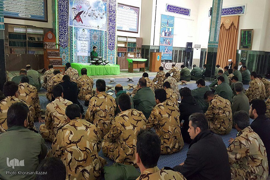 محفل انس با قرآن در پایگاه هوا نیروز مشهد برپا شد محفل انس با قرآن در پایگاه هوا نیروز مشهد برپا شد
