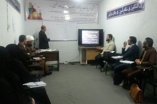 چهارمین جلسه هماندیشی مؤسسات قرآنی شهرستان فردیس برگزار شد چهارمین جلسه هماندیشی مؤسسات قرآنی شهرستان فردیس برگزار شد