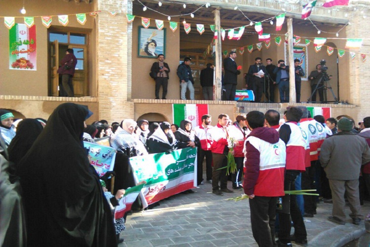 بیت بنیانگذار انقلاب اسلامی در خمین گلباران شد