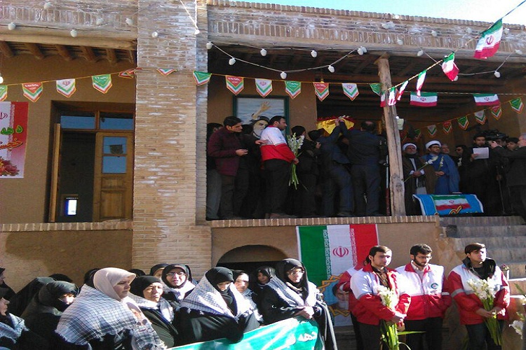 بیت بنیانگذار انقلاب اسلامی در خمین گلباران شد